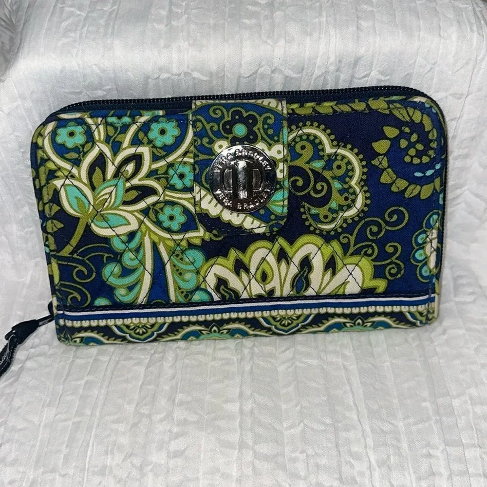 Vera Bradley Rhythm Blues Navy Green White Zip Turn-lock Large Wallet - Picture 1 of 10
